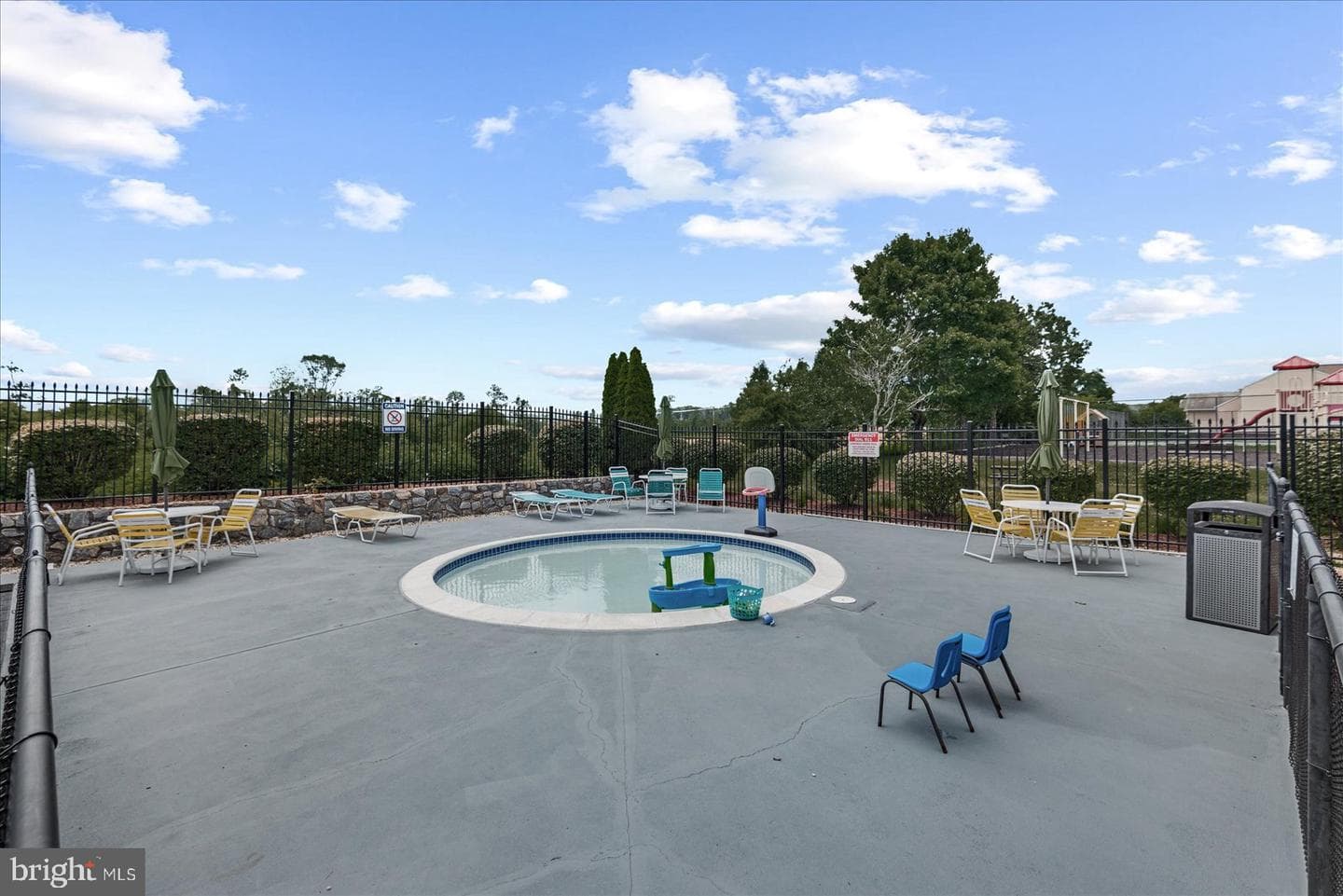 1461 Chesterfield Road photo 54