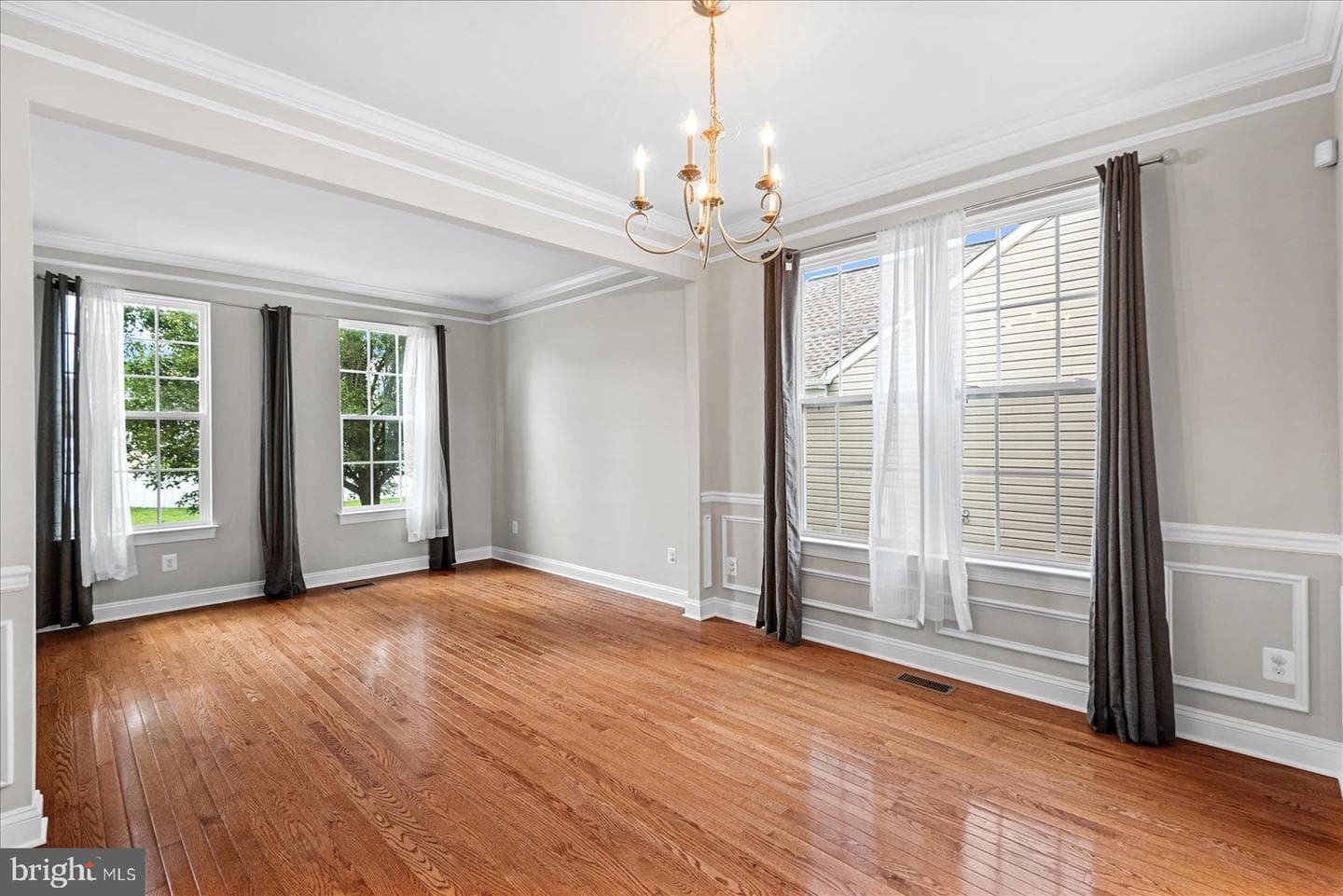 1461 Chesterfield Road photo 6