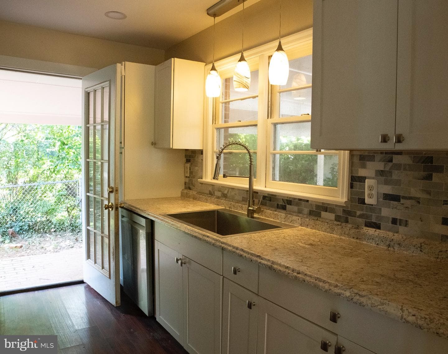 147 S Almond Street photo 10