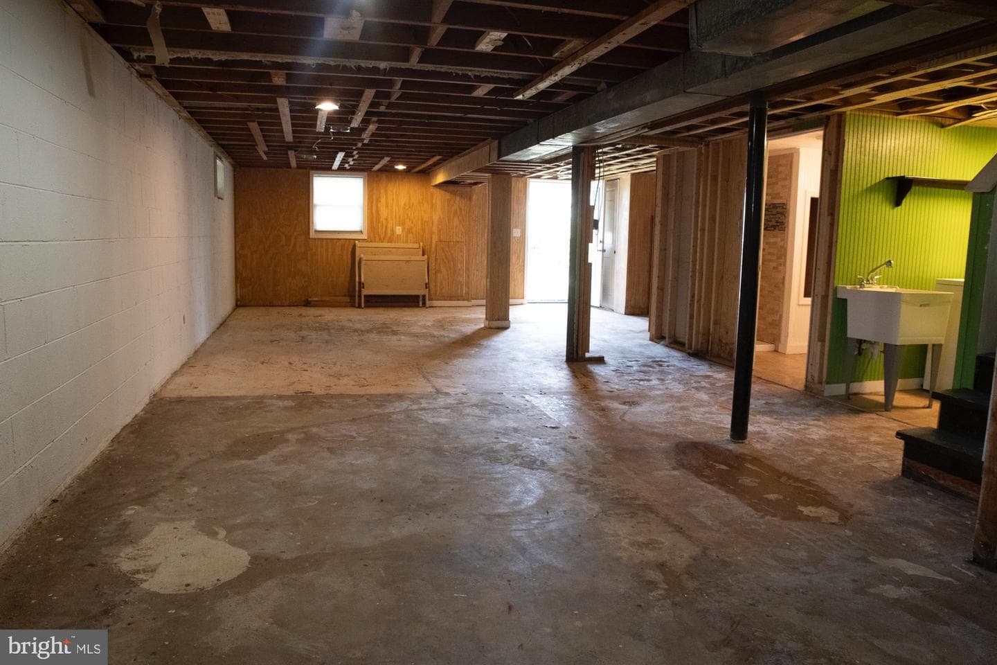 147 S Almond Street photo 16