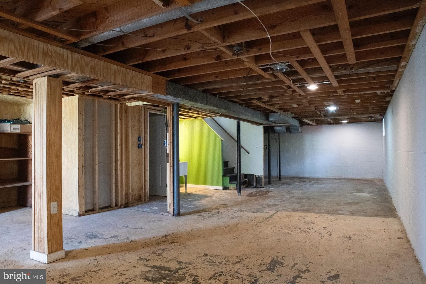 147 S Almond Street photo 17