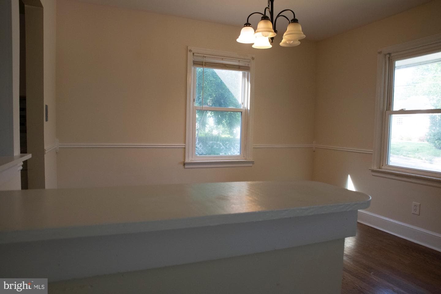 147 S Almond Street photo 8