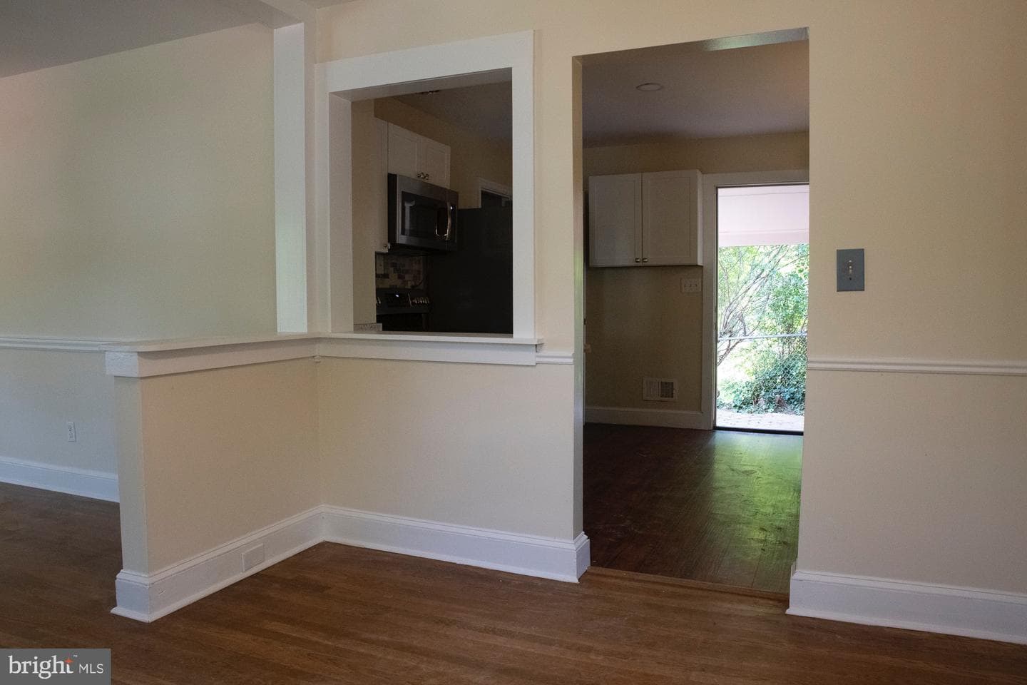 147 S Almond Street photo 9