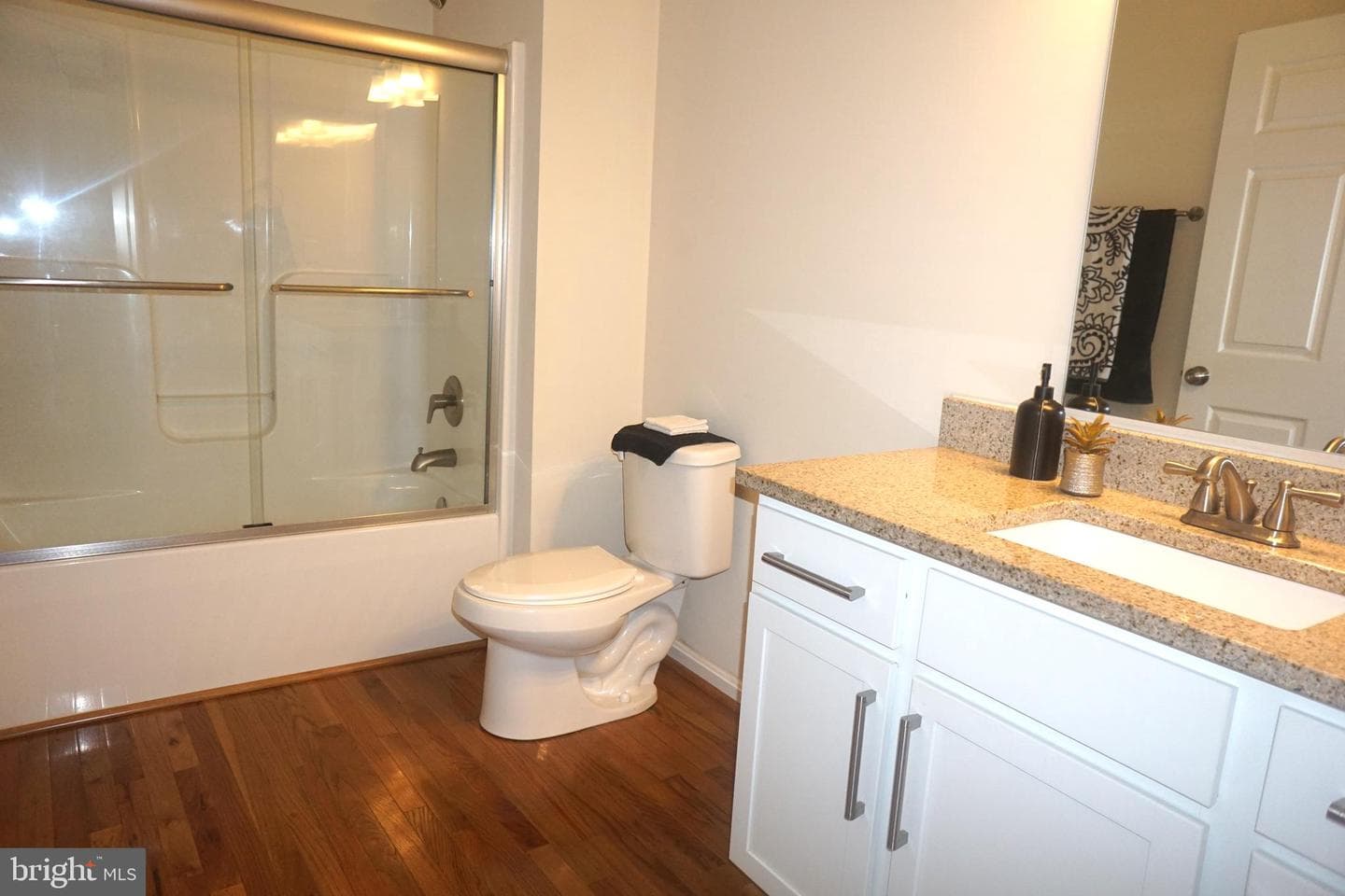 303 Stratford Circle photo 12