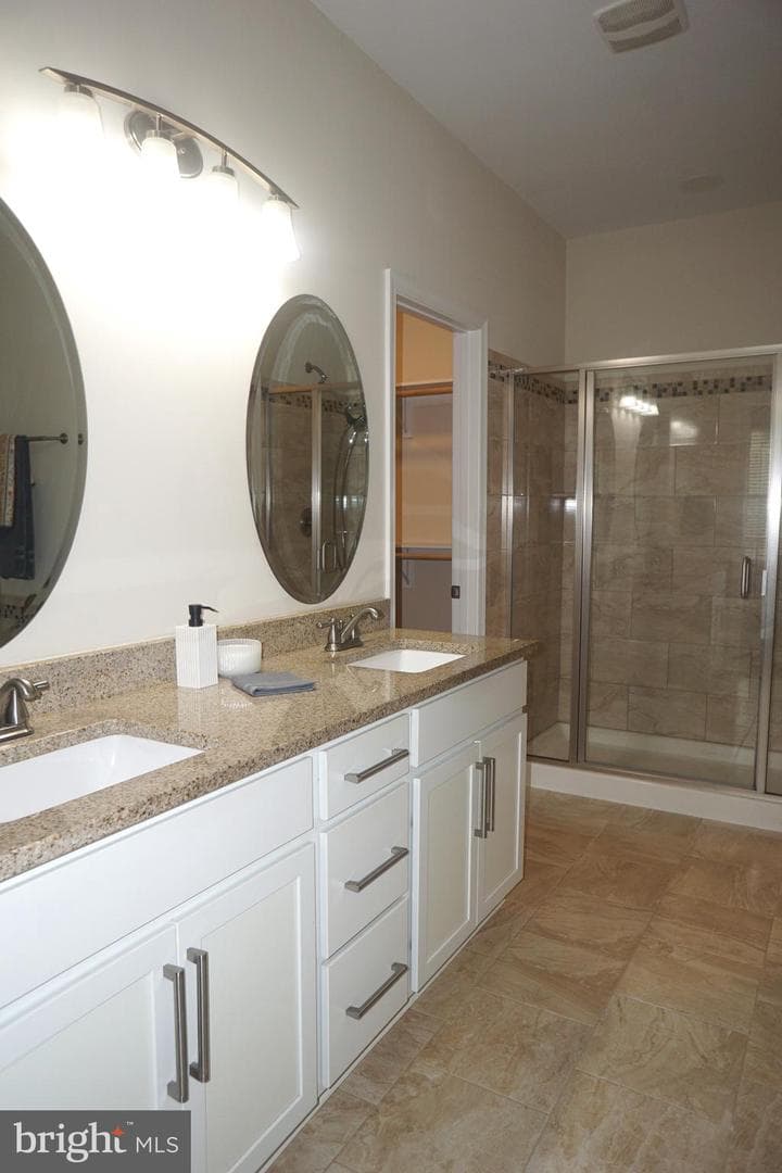 303 Stratford Circle photo 38