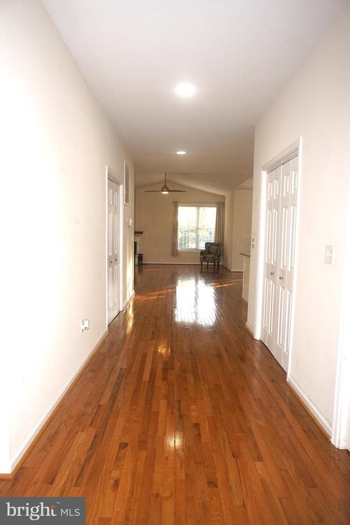 303 Stratford Circle photo 5