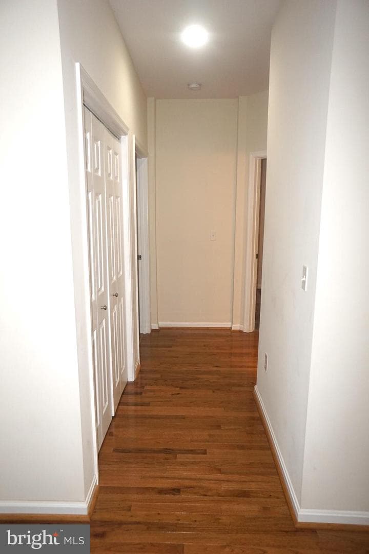 303 Stratford Circle photo 6