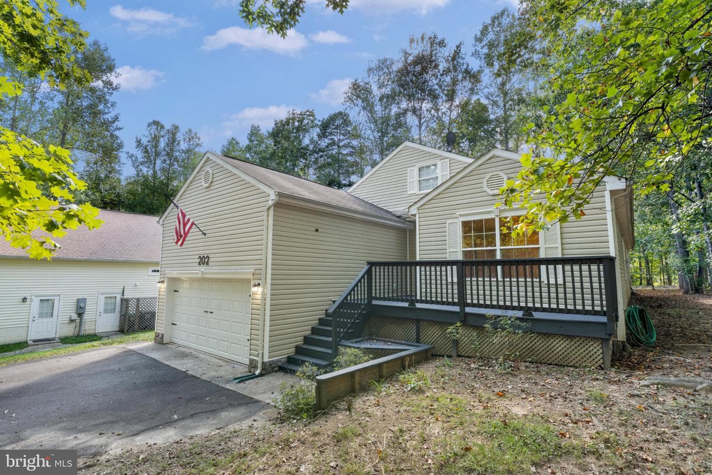 202 Monument Road photo 3