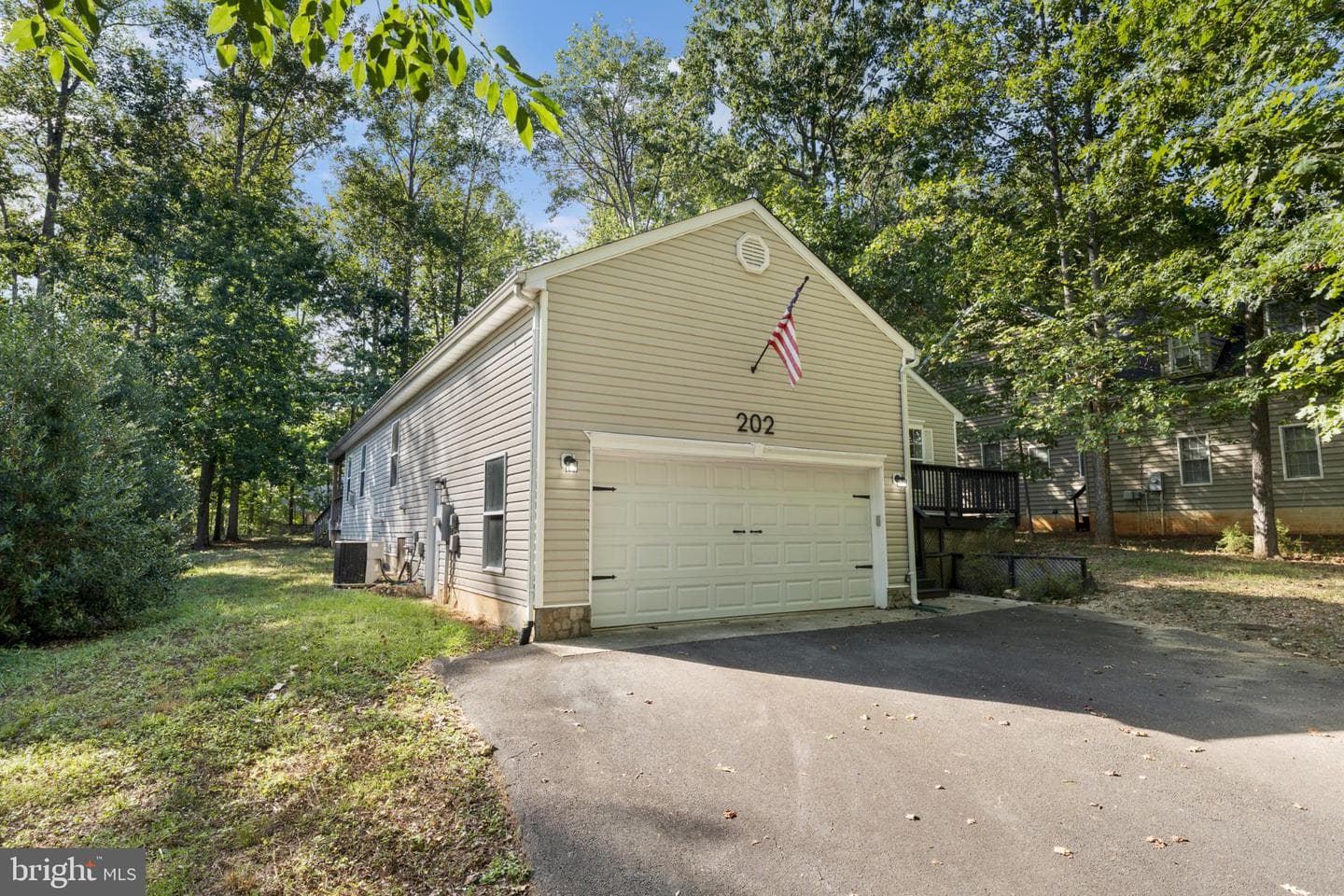 202 Monument Road photo 5
