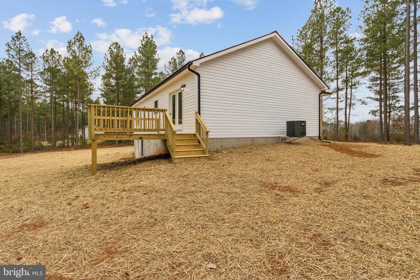 15281 Shirley Rd photo 2