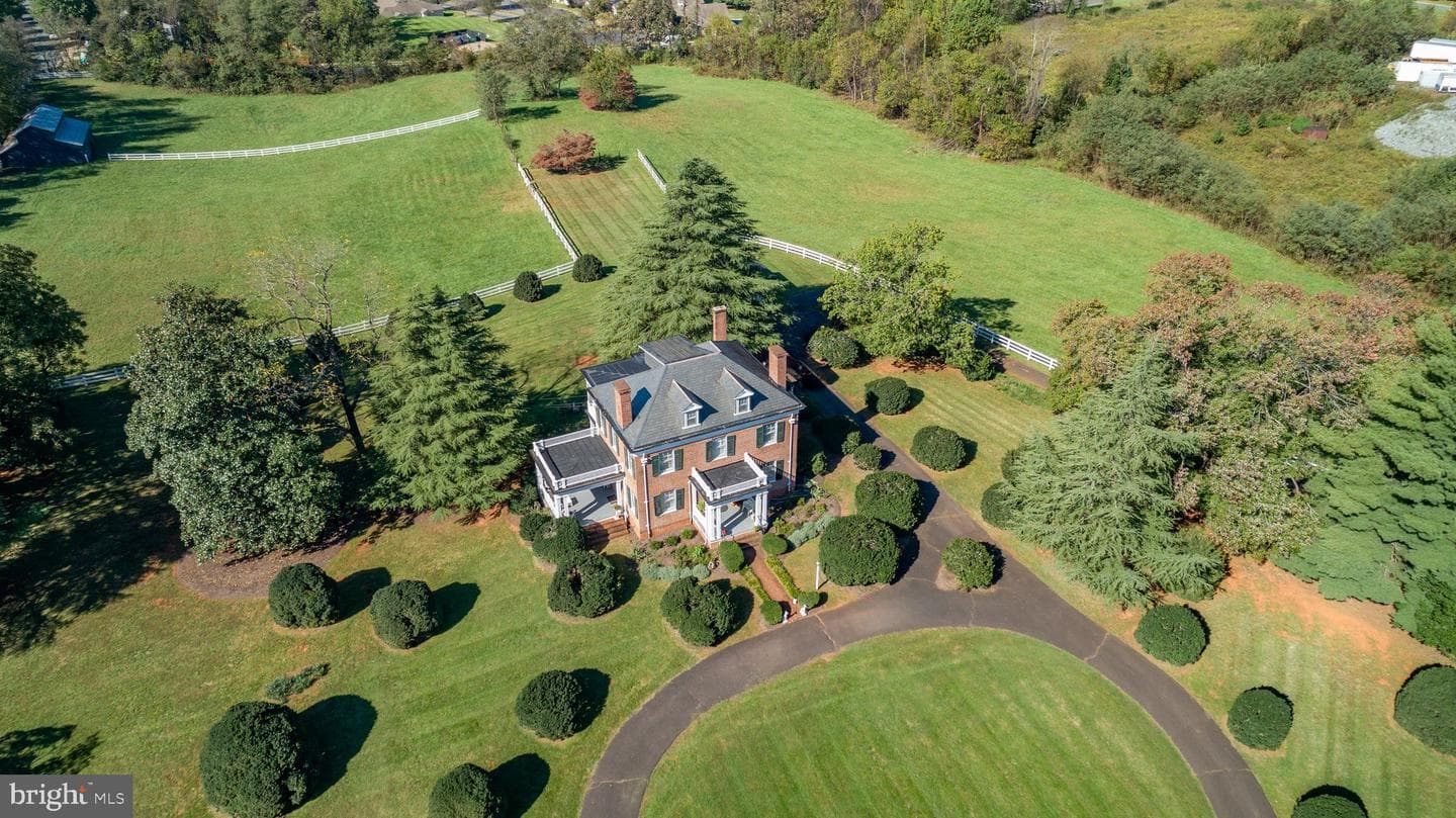 590 N Madison Road, Orange