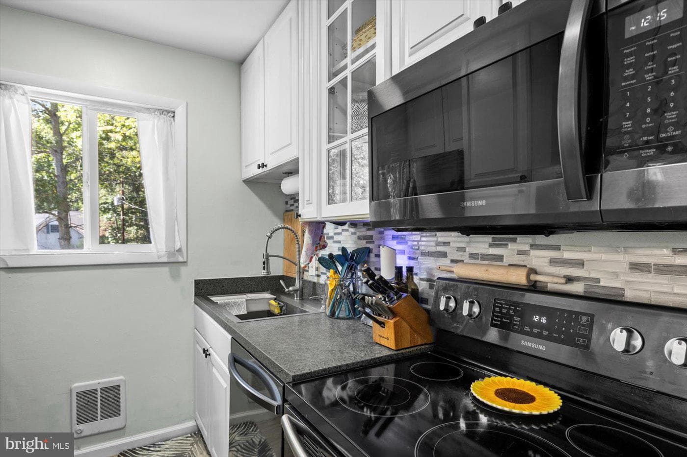 605 Mt Pleasant Drive photo 18