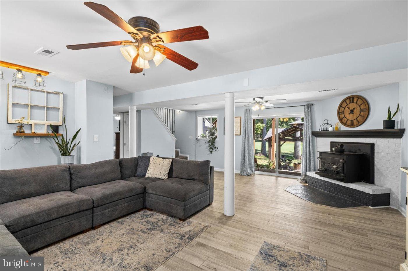 605 Mt Pleasant Drive photo 5