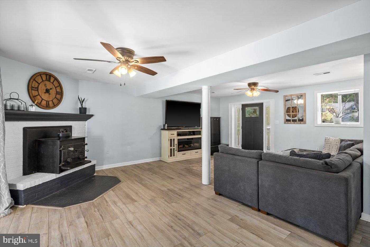605 Mt Pleasant Drive photo 6