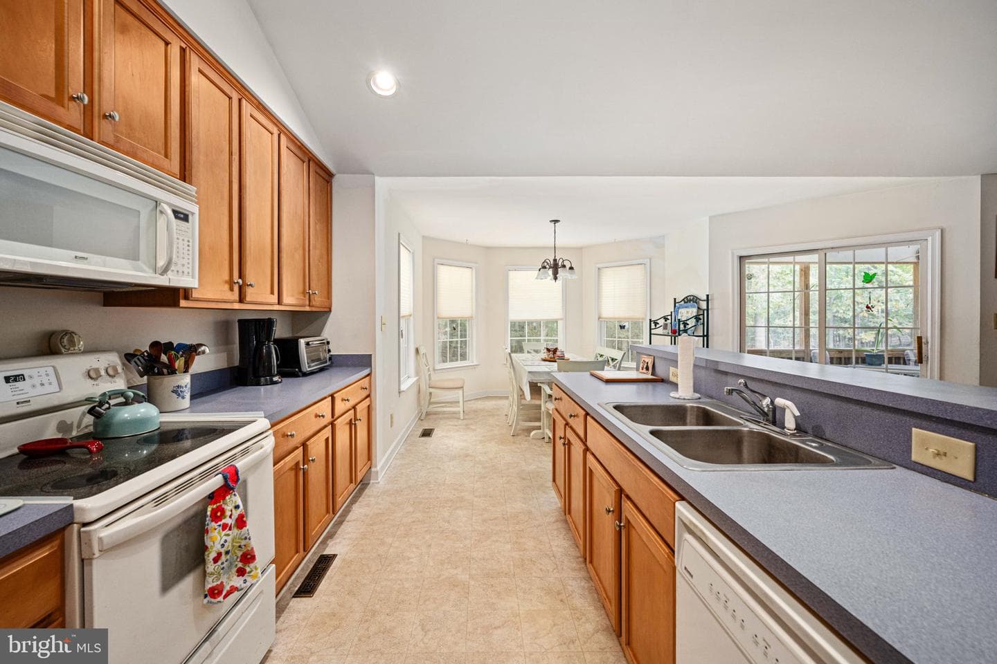 209 Edgemont Lane photo 13