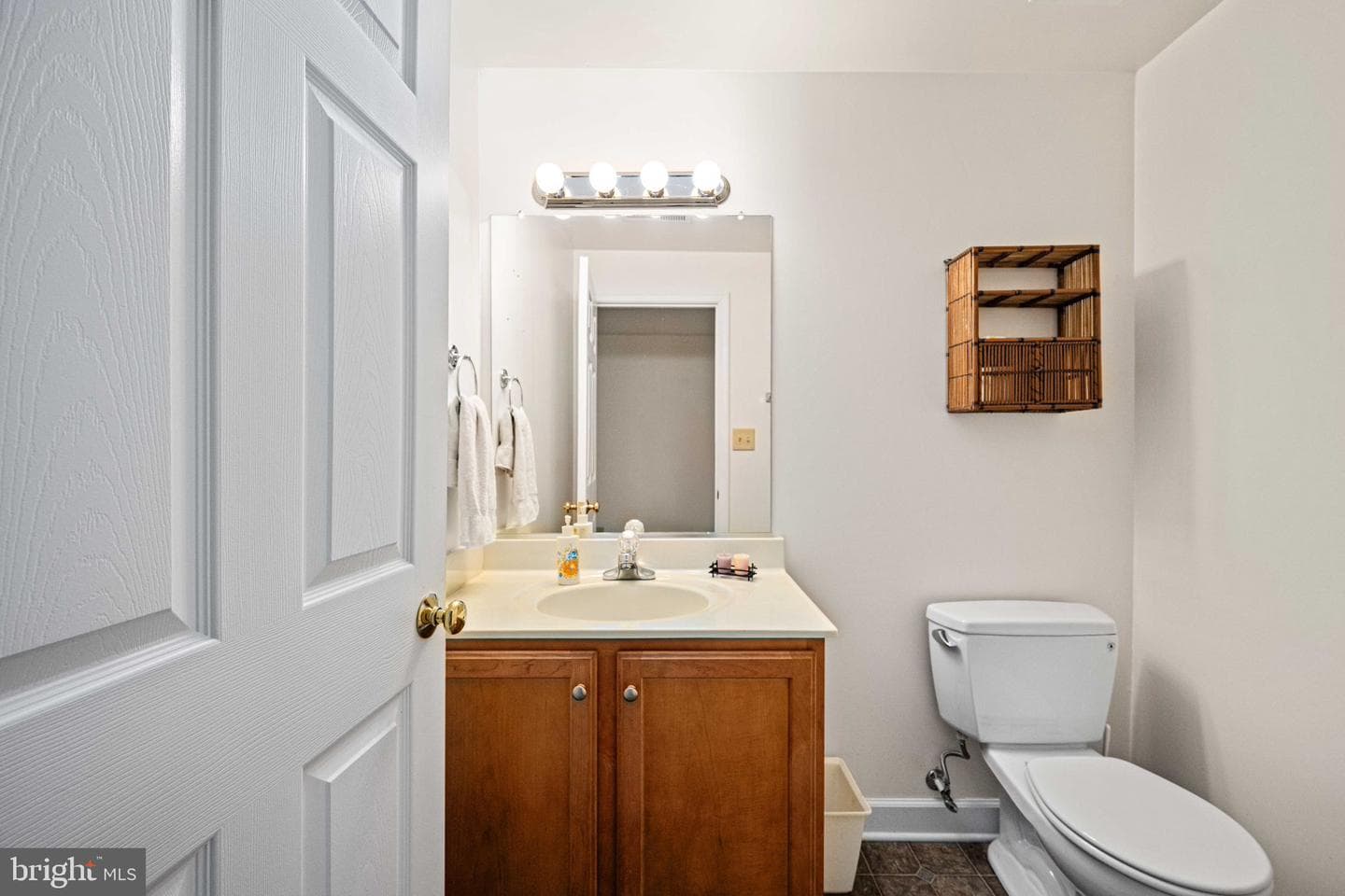 209 Edgemont Lane photo 32