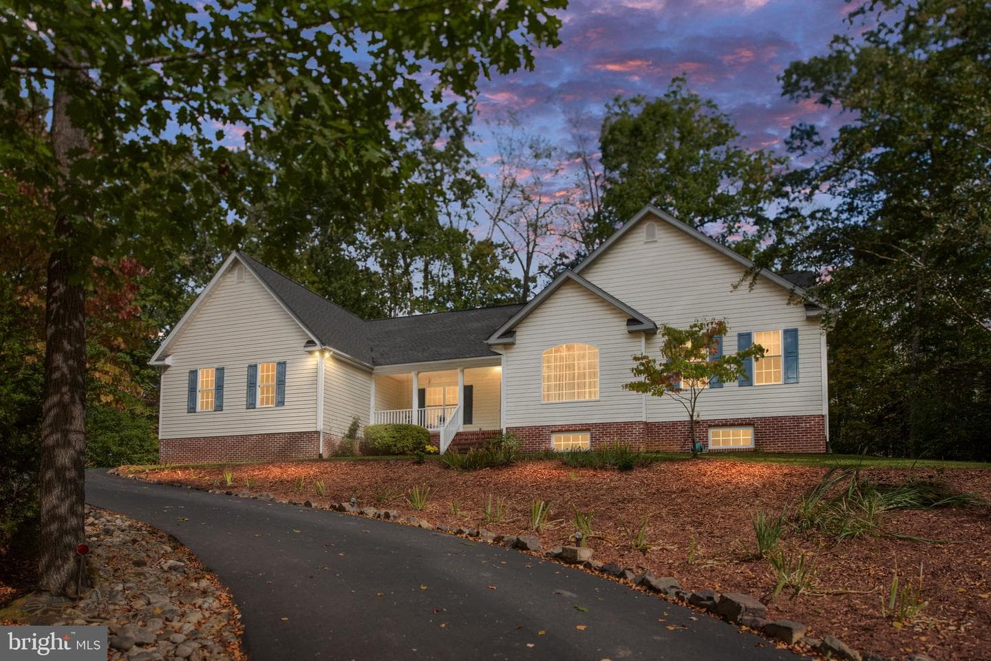 209 Edgemont Lane photo 36