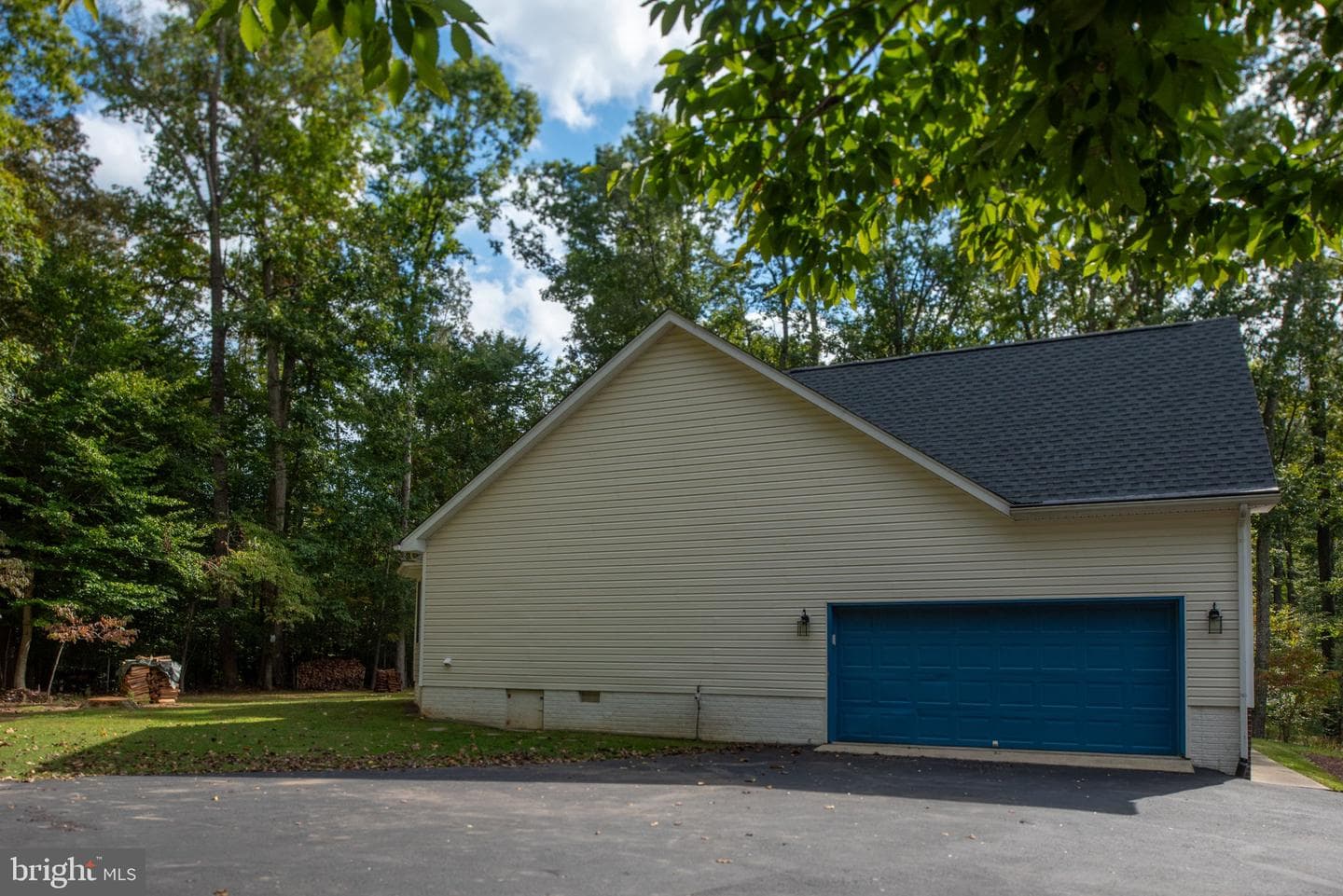 209 Edgemont Lane photo 38