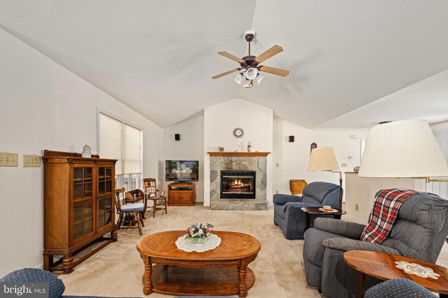 209 Edgemont Lane photo 8