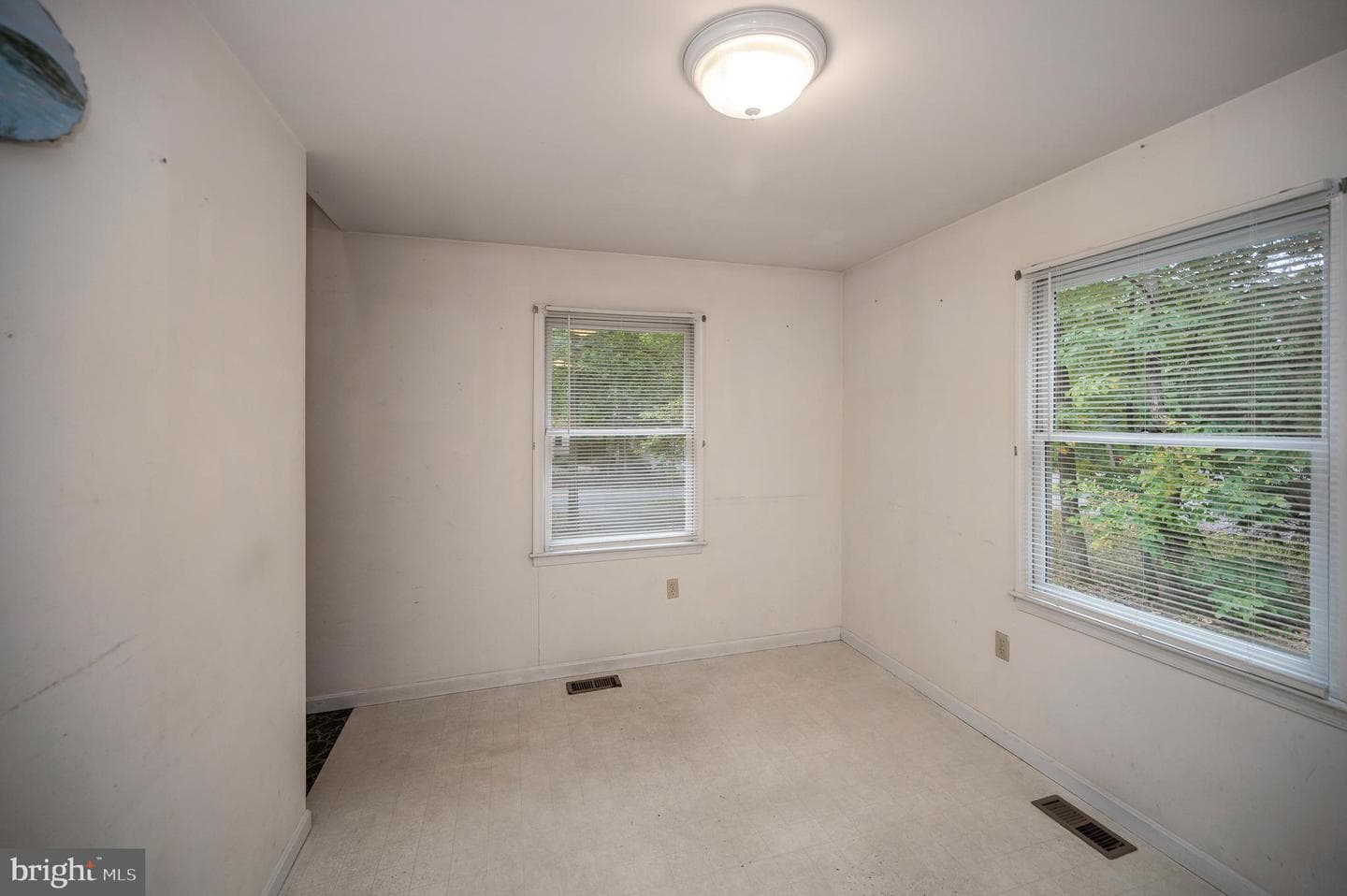 348 Yorktown Boulevard photo 11