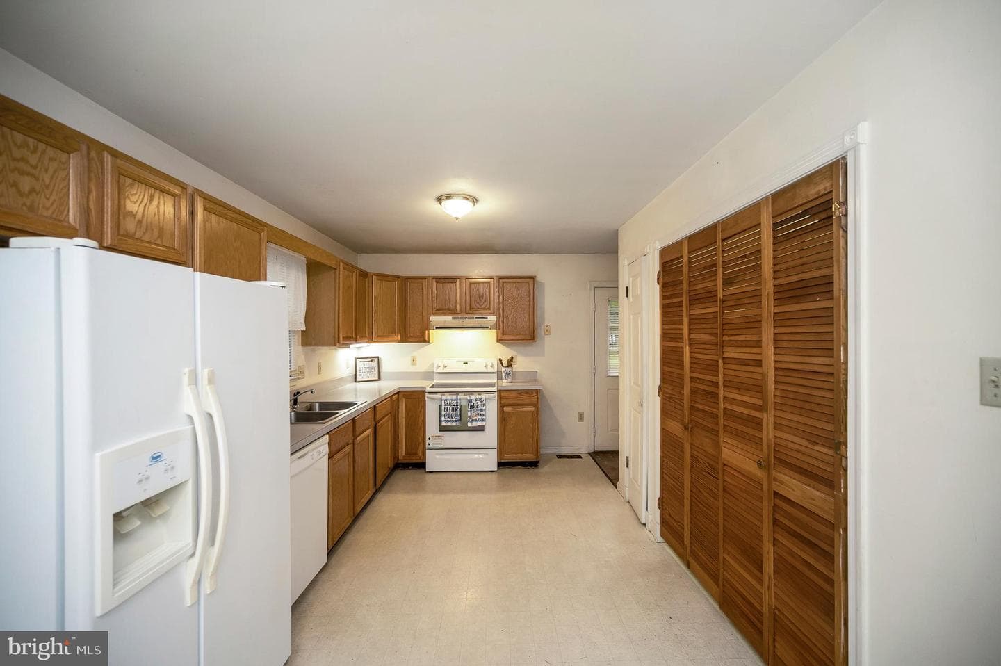 348 Yorktown Boulevard photo 15