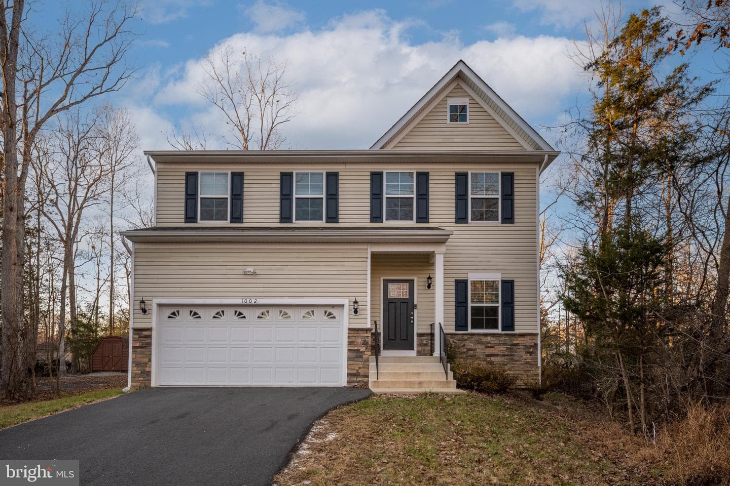 1002 Lakeview Pkwy