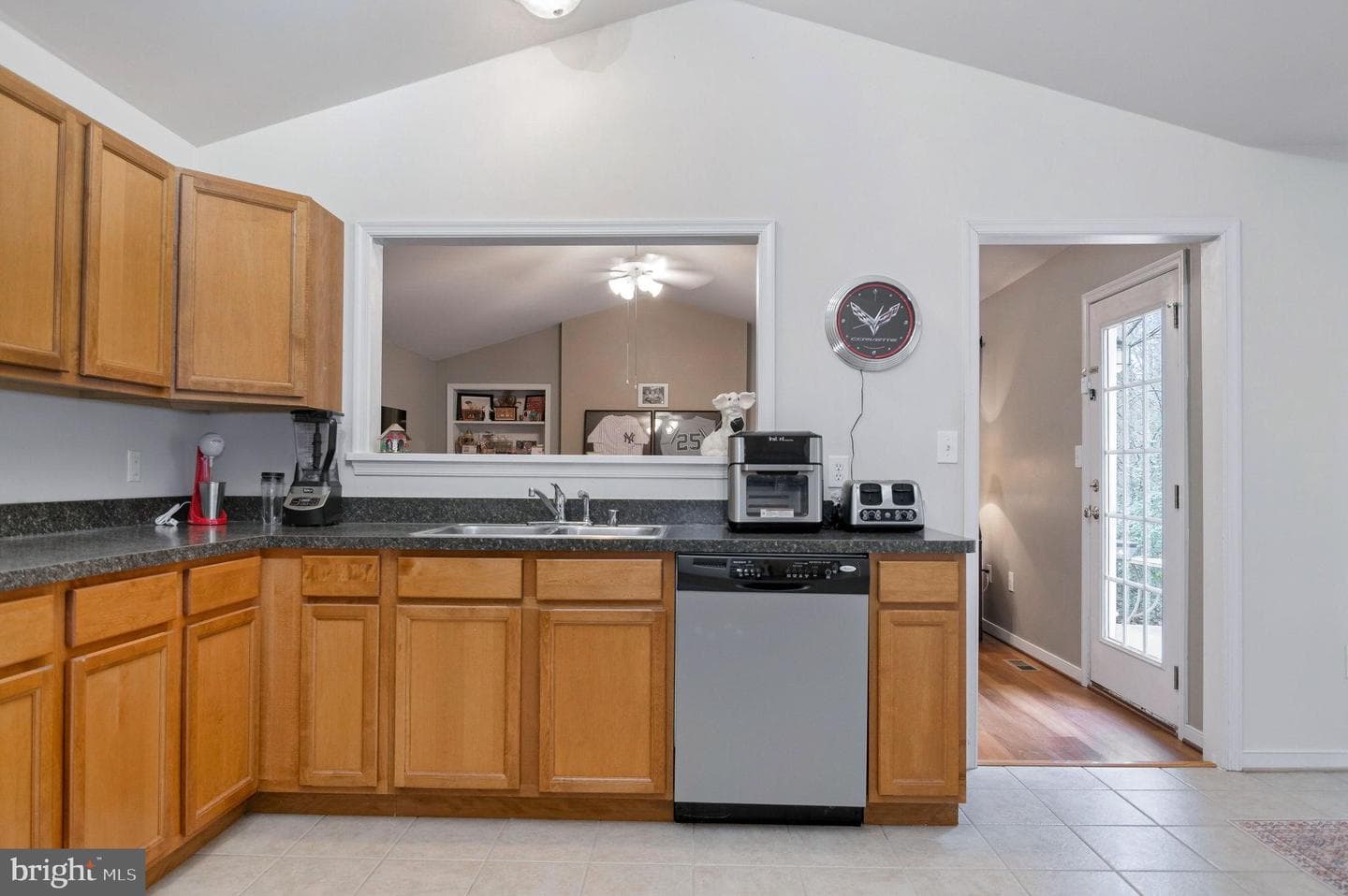 405 Harrison Circle photo 11