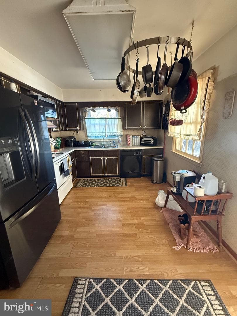 12400 Orchard Street photo 8