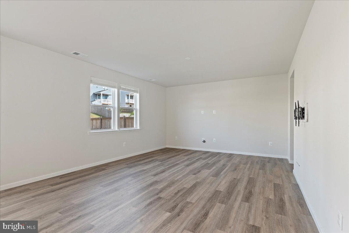 407 Meadows Drive photo 18
