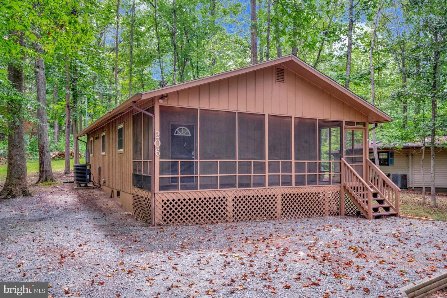 206 Stratford Circle photo 4