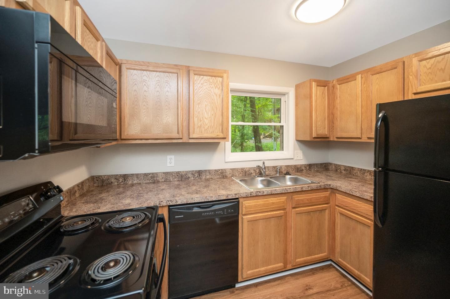 206 Stratford Circle photo 8