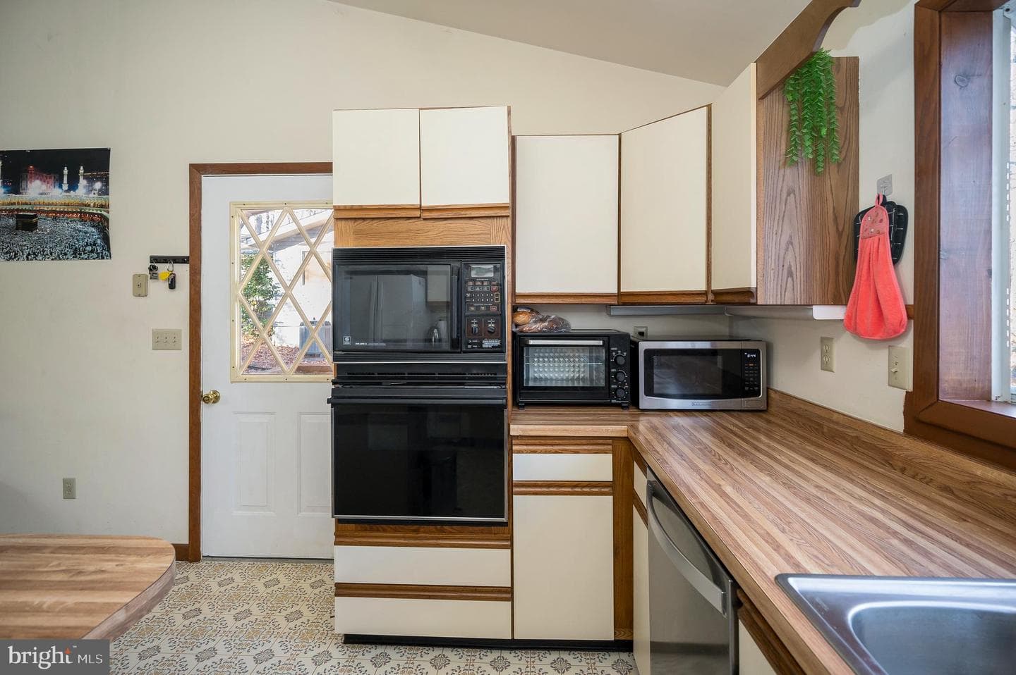 111 Birchside Circle photo 12