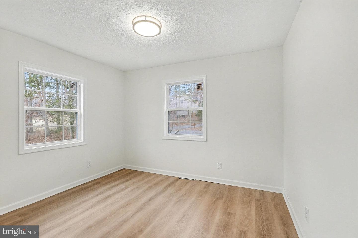 305 Green Street photo 19