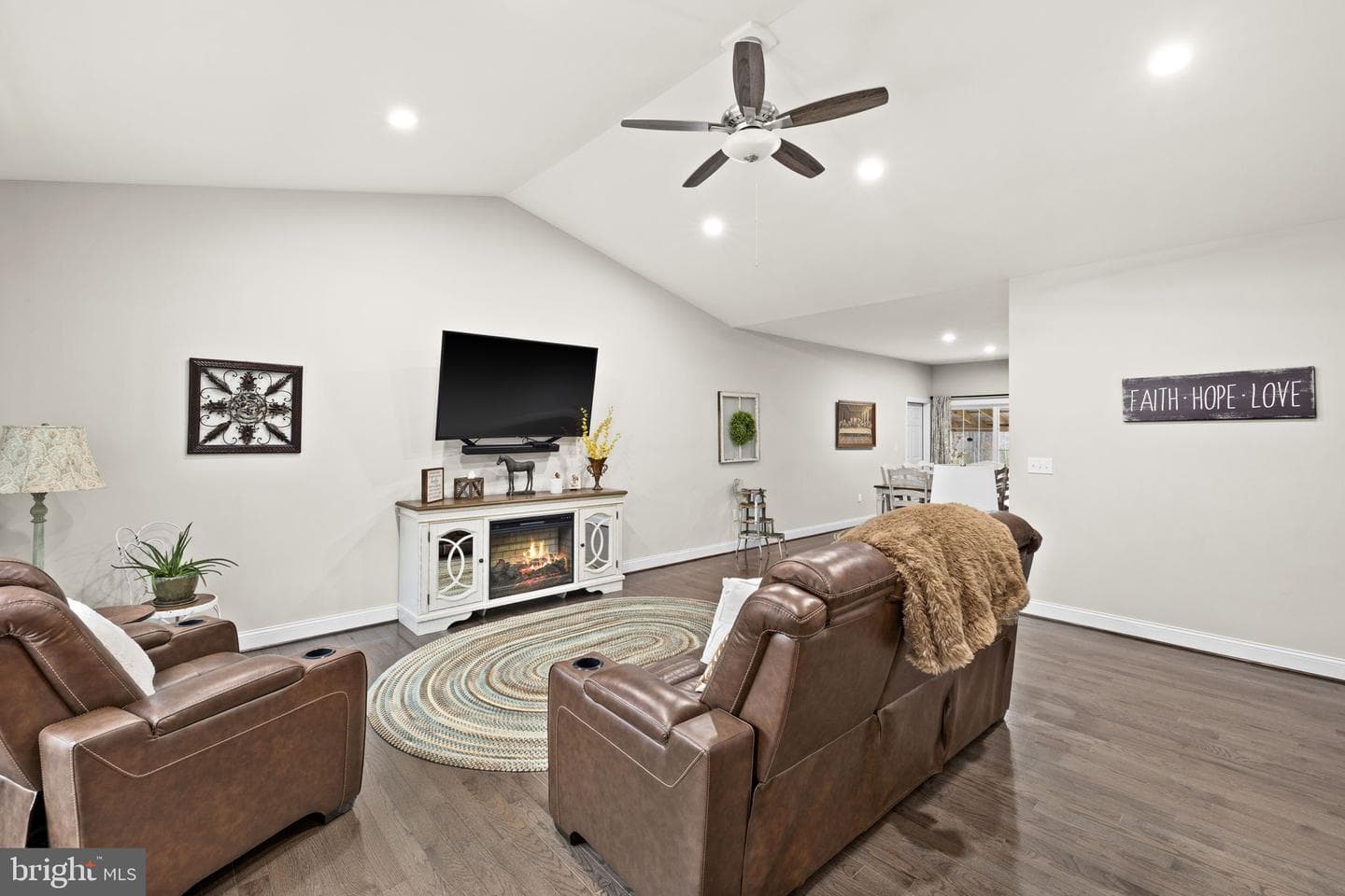 11026 Tower Road photo 9