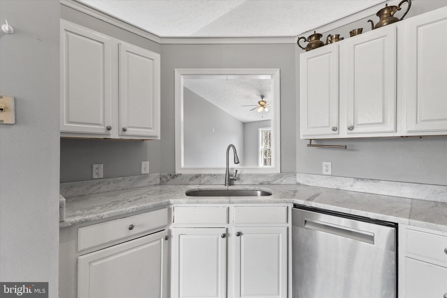 104 Carlyle Court photo 12
