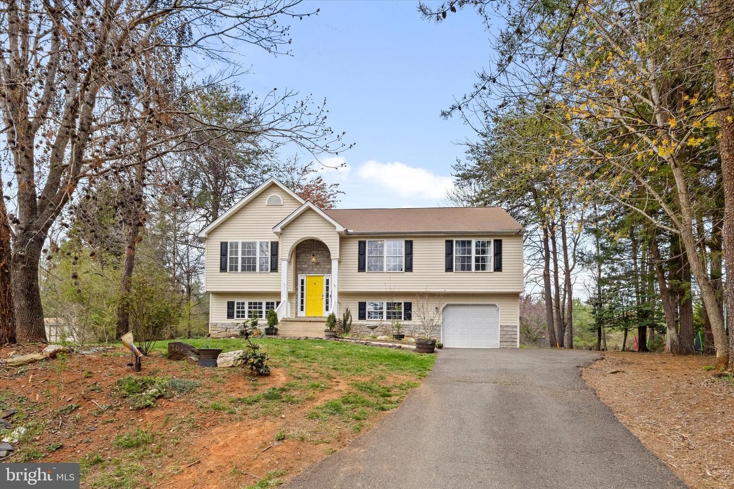 104 Carlyle Court photo 2