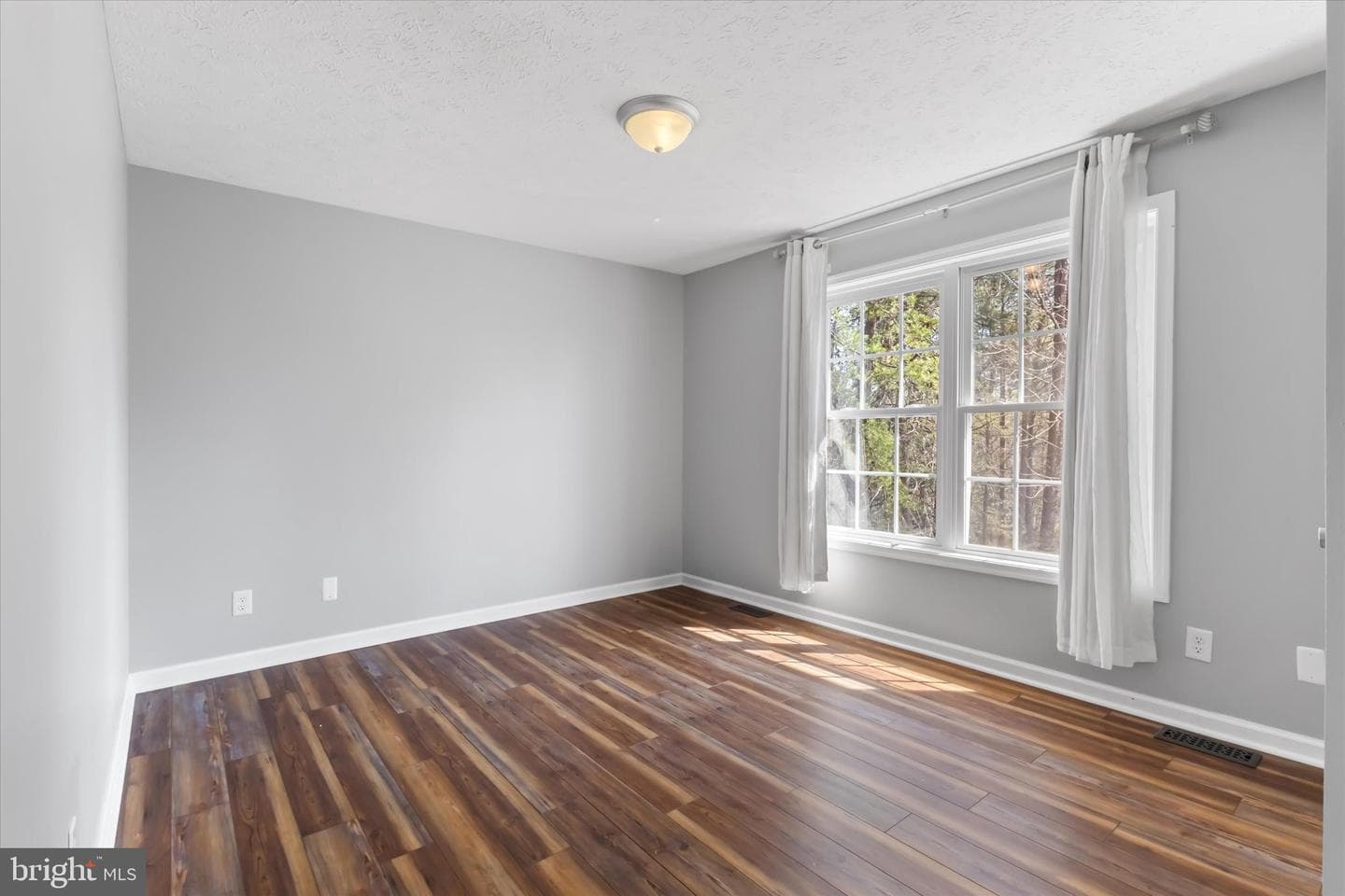 104 Carlyle Court photo 27
