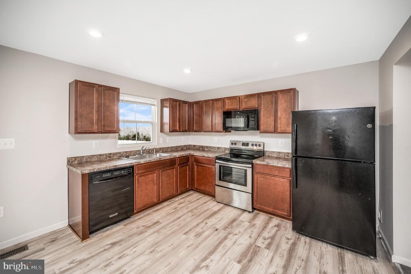 35252 Sara Court photo 10