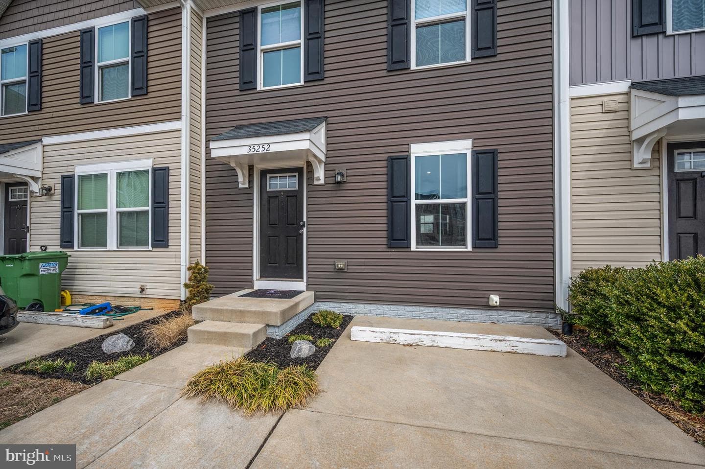 35252 Sara Court photo 3