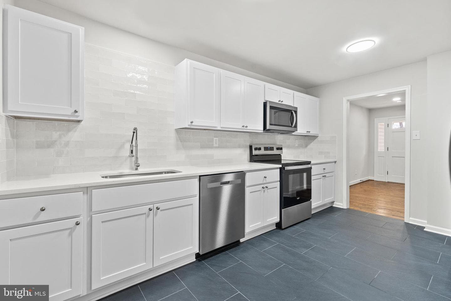10316 Meadows Road photo 24