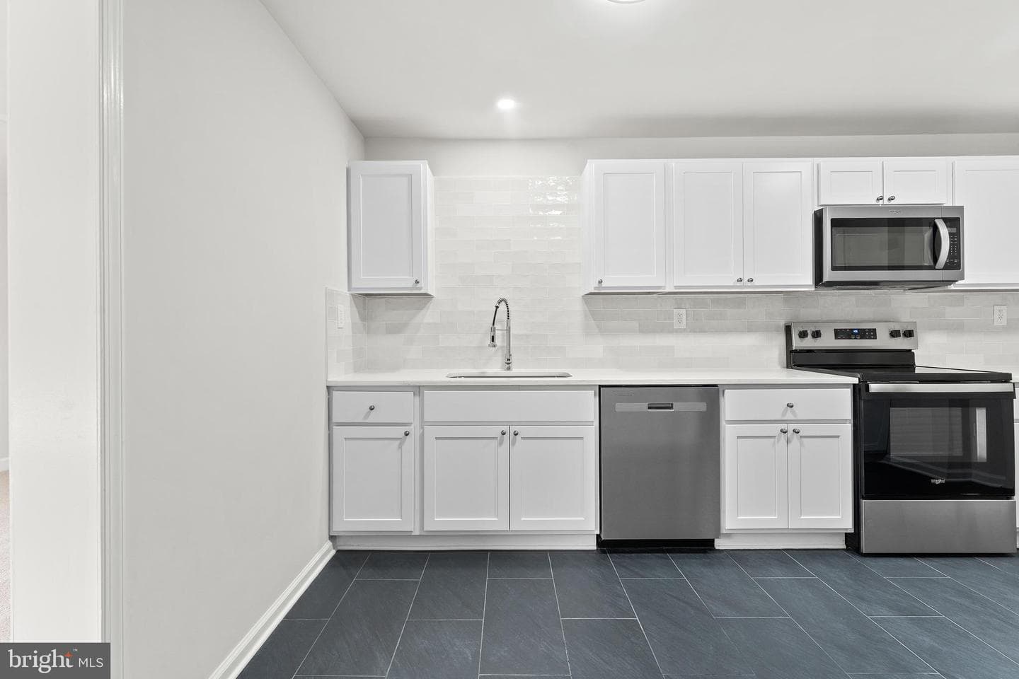 10316 Meadows Road photo 27