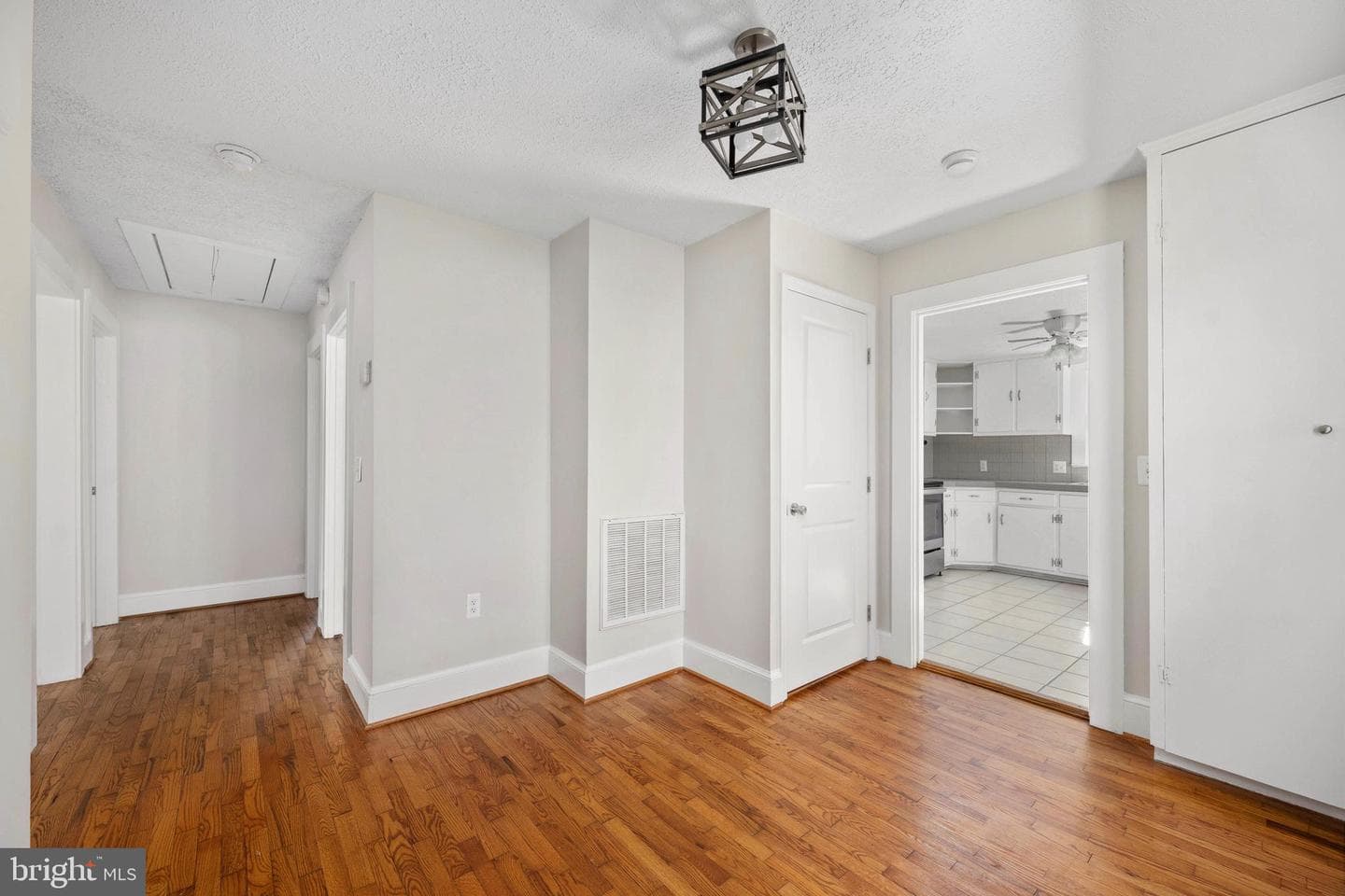 246 Berry Street photo 26