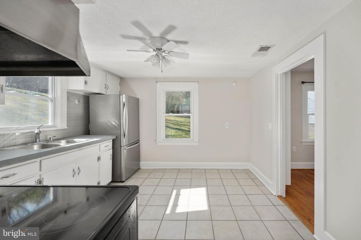 246 Berry Street photo 30