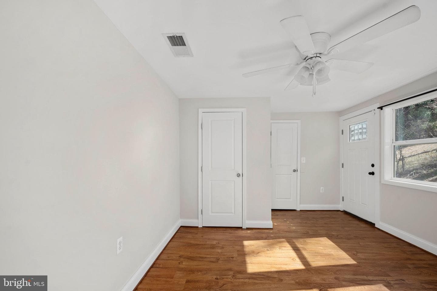 246 Berry Street photo 32