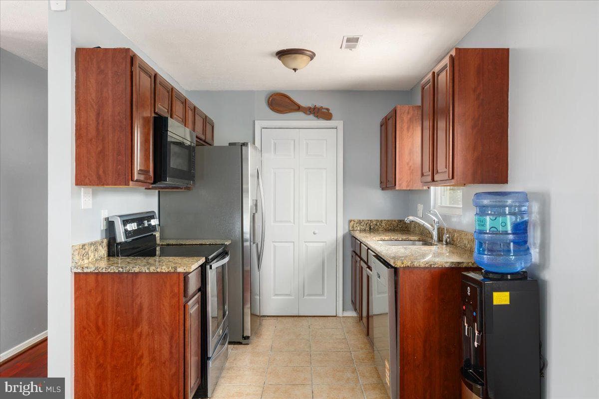 904 Lakeview Parkway photo 11