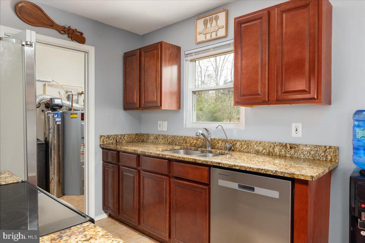 904 Lakeview Parkway photo 13