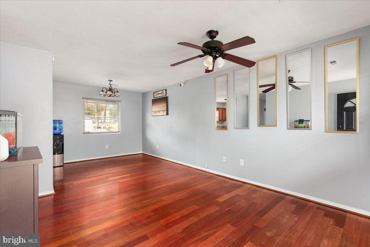904 Lakeview Parkway photo 6