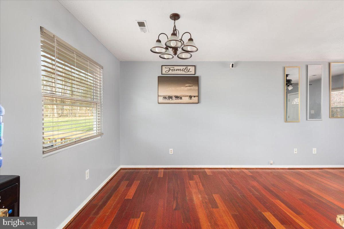 904 Lakeview Parkway photo 8