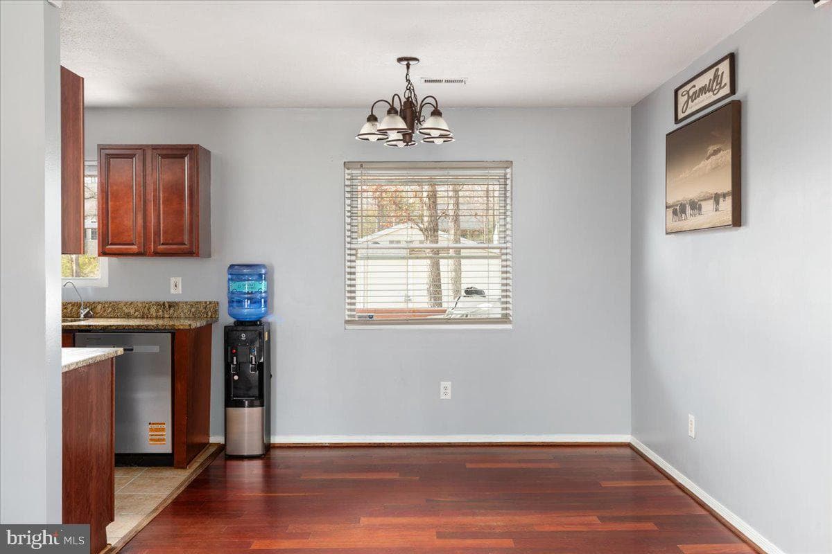 904 Lakeview Parkway photo 9