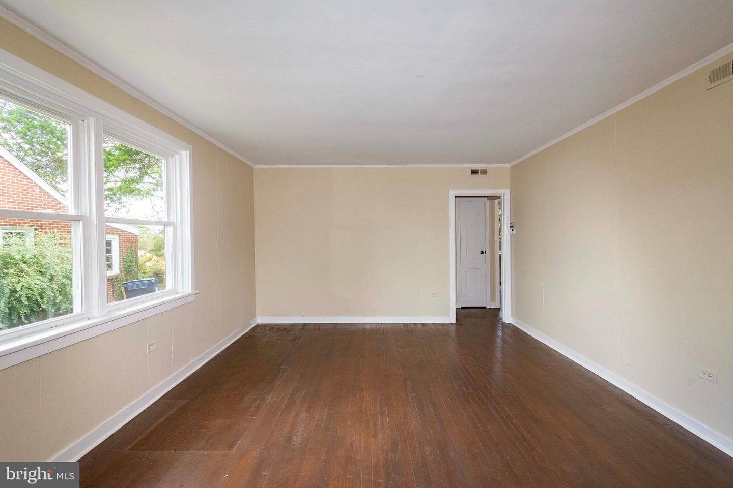 194 Morton St photo 12